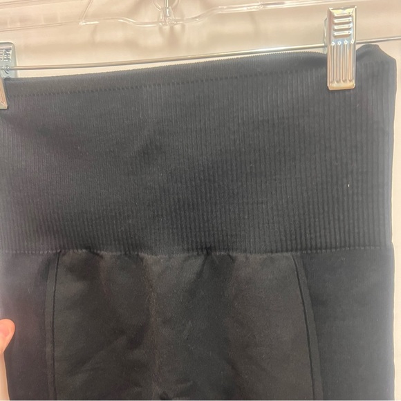 ThirdLove Flex compression leggings, black 24” inseam size medium - Picture 5 of 9